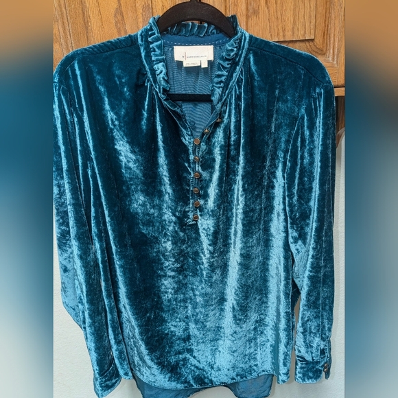 Anthropologie Kristianne Green Velvet Long Sleeve Blouse - Picture 4 of 5